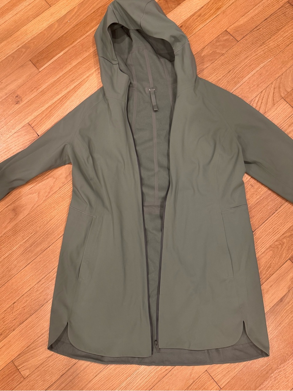 Lululemon Olive Green Hooded Lightweight Rain Jacket